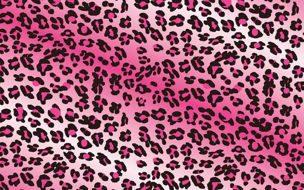 Jessica Simpson's Cheetah Print And Blue Fur Coat: Airport Fashion Statement Jessica Simpson's Cheetah Print And Blue Fur Coat: Airport Fashion Statement