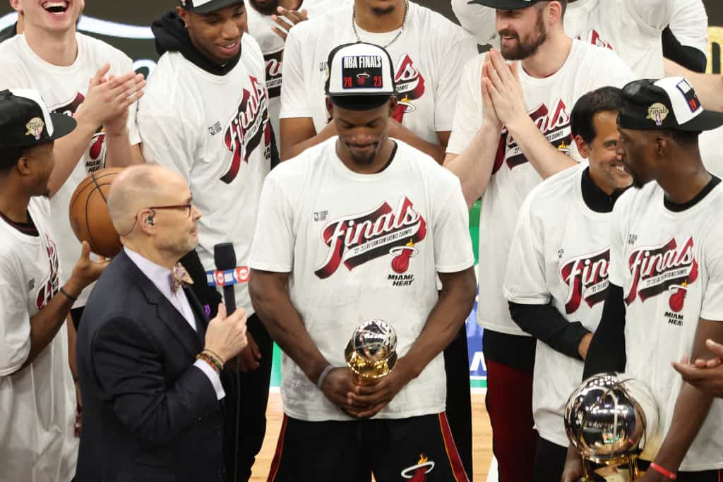 Jimmy Butler's Thoughtful Gift To Spike Lee After Game Victory Jimmy Butler's Thoughtful Gift To Spike Lee After Game Victory