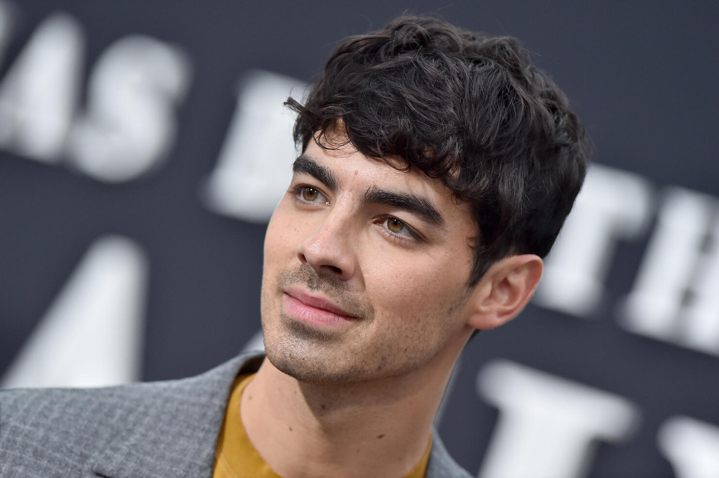 Joe Jonas And The Hilarious Fight Over Him: A Viral Moment Joe Jonas And The Hilarious Fight Over Him: A Viral Moment