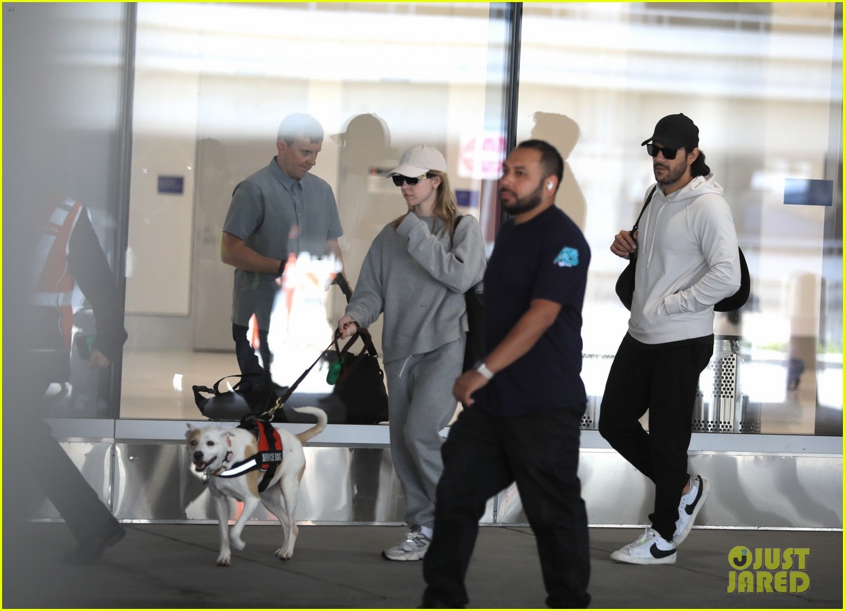 Jonathan Davino Appears In L.A. Fueling Sydney Sweeney Breakup Speculation Jonathan Davino Appears In L.A. Fueling Sydney Sweeney Breakup Speculation