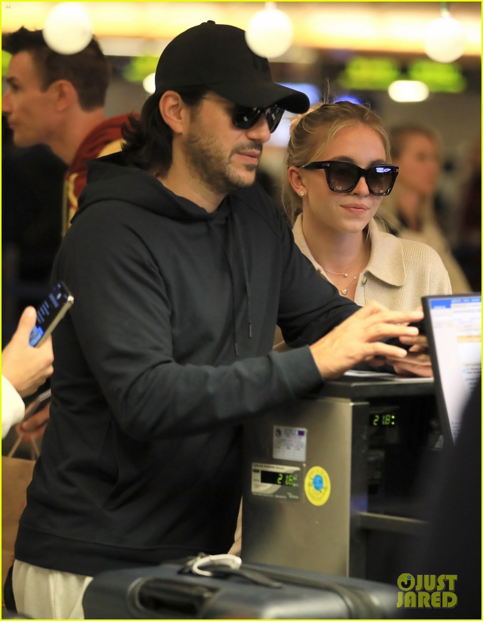 Jonathan Davino Seen At Sydney Sweeney's $6 Million LA Home Amidst Breakup Rumors Jonathan Davino Seen At Sydney Sweeney's $6 Million LA Home Amidst Breakup Rumors
