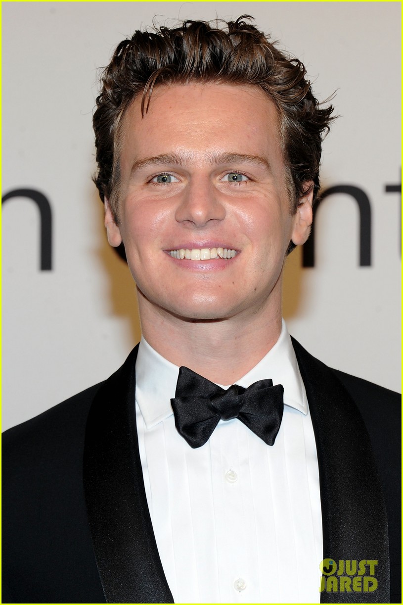 Jonathan Groff's Just In Time: A Night Of Support From Famous Friends Jonathan Groff's Just In Time: A Night Of Support From Famous Friends
