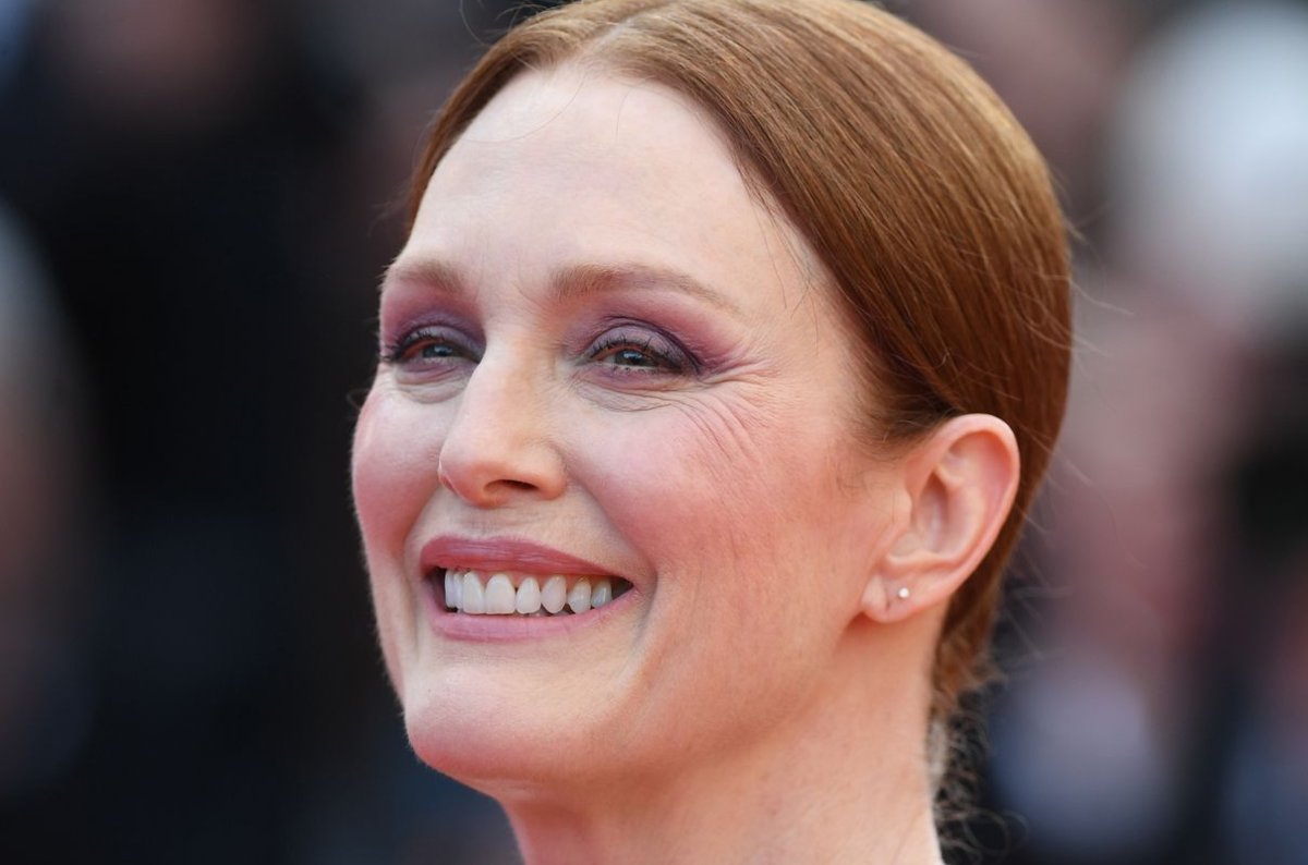 Julianne Moore And Milly Alcock Star In Netflix's Cult Thriller Sirens Julianne Moore And Milly Alcock Star In Netflix's Cult Thriller Sirens