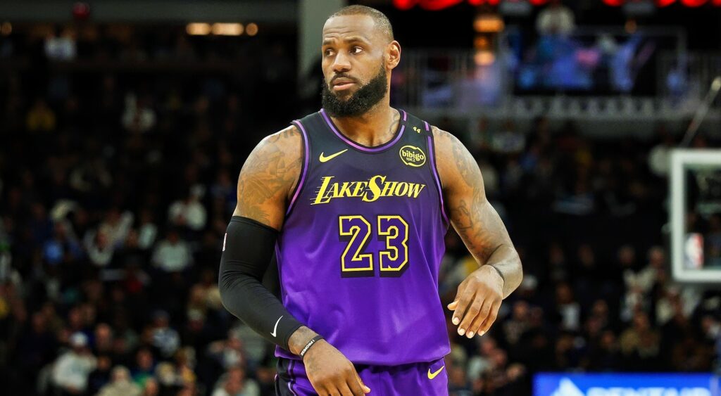 Julius Randle's Physicality: A Mixed Bag For The Lakers, A Boon For The Timberwolves Julius Randle's Physicality: A Mixed Bag For The Lakers, A Boon For The Timberwolves
