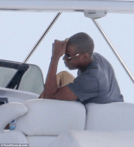 Κάνιε Γουέστ: Ζητεί Συγγνώμη Από Τον Jay-Z Και Την Beyoncé Κάνιε Γουέστ: Ζητεί Συγγνώμη Από Τον Jay-Z Και Την Beyoncé