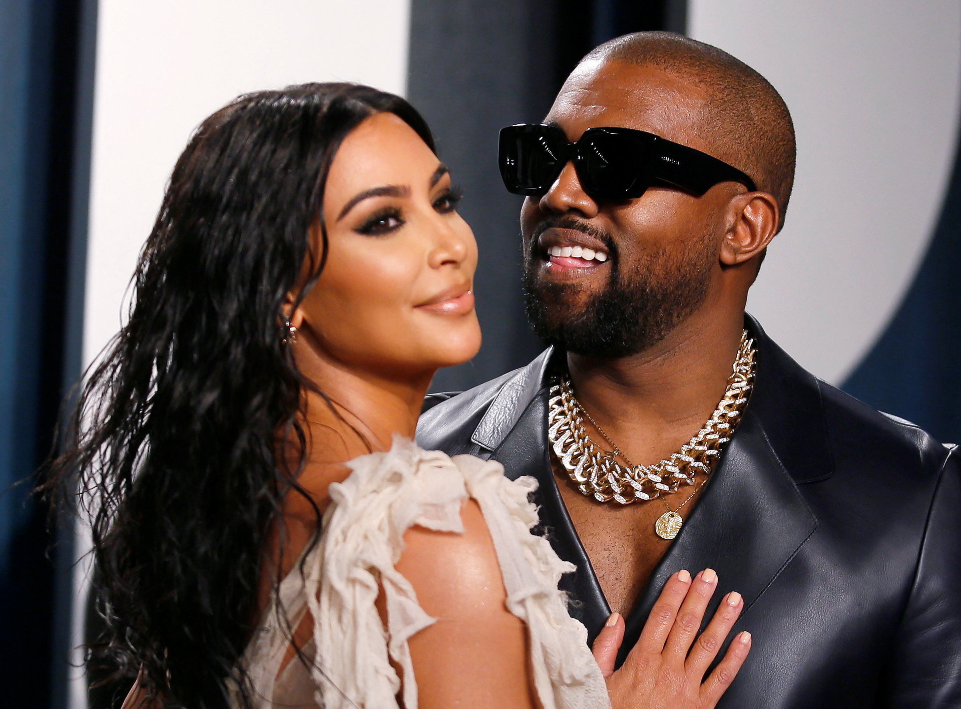 Kanye Westas Ir Bianca Censori: Nauja Šokiruojanti Nuotrauka Kanye Westas Ir Bianca Censori: Nauja Šokiruojanti Nuotrauka