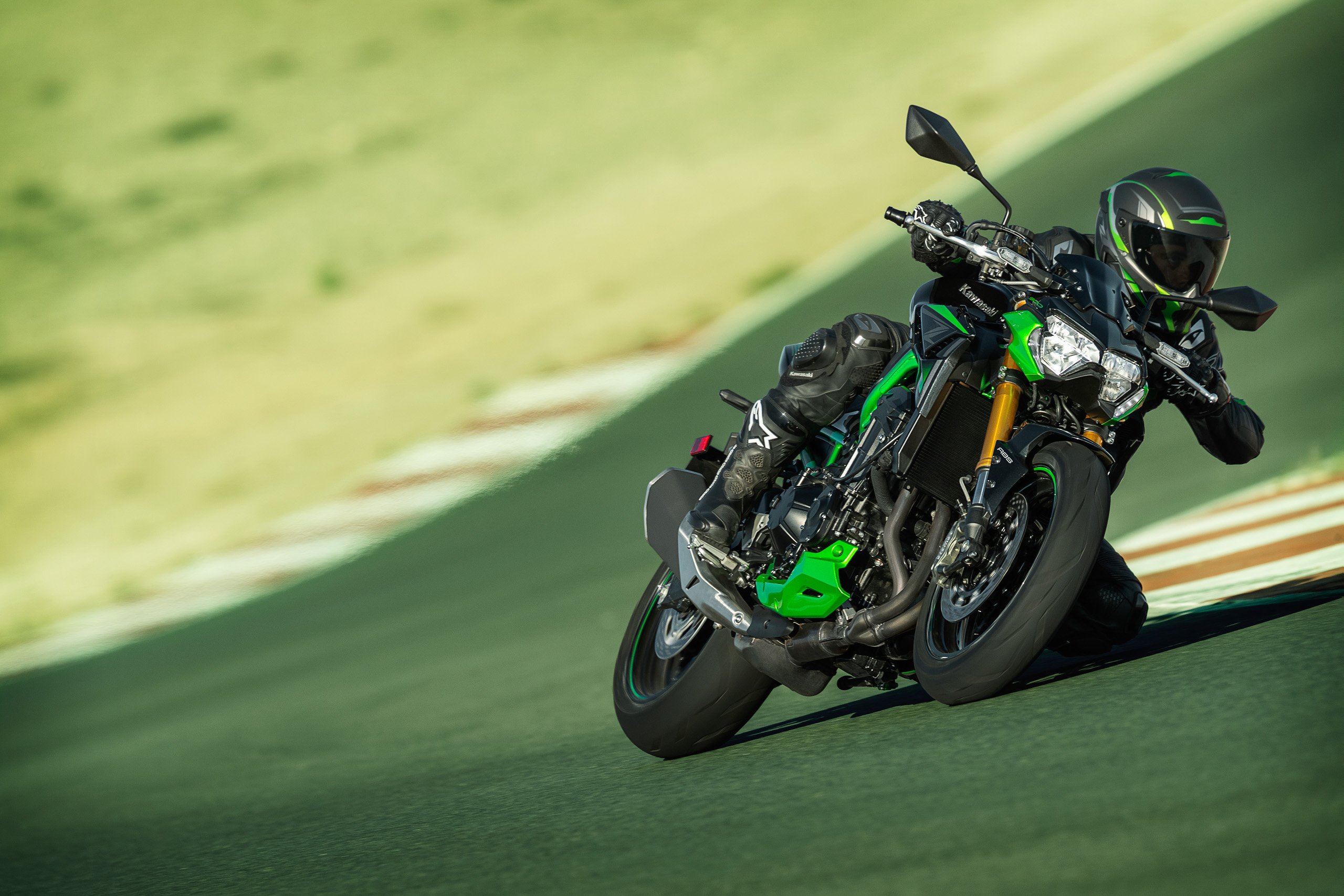 Kawasaki Z900 Dan Z900 SE: Analisis Harga Di Pasar Indonesia Kawasaki Z900 Dan Z900 SE: Analisis Harga Di Pasar Indonesia