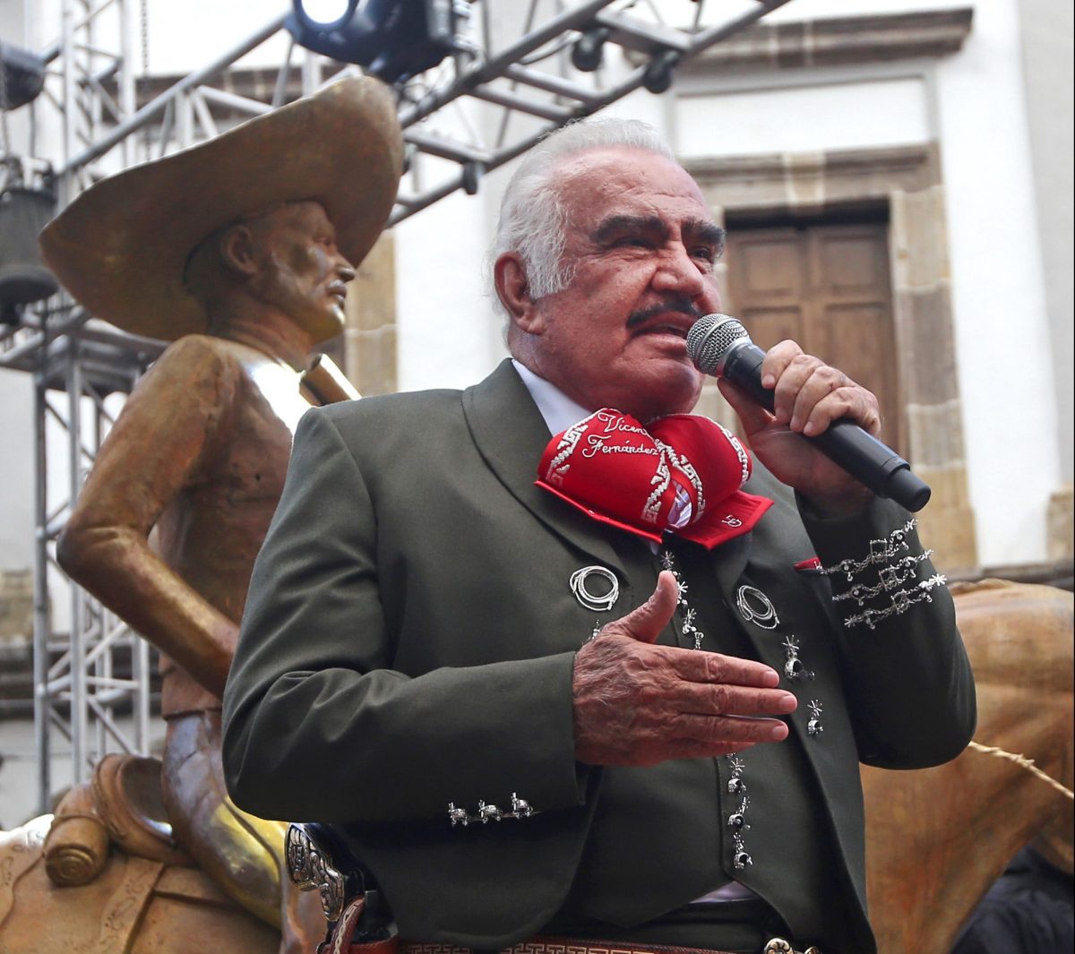 La Presencia De Víctor Fernández La Presencia De Víctor Fernández
