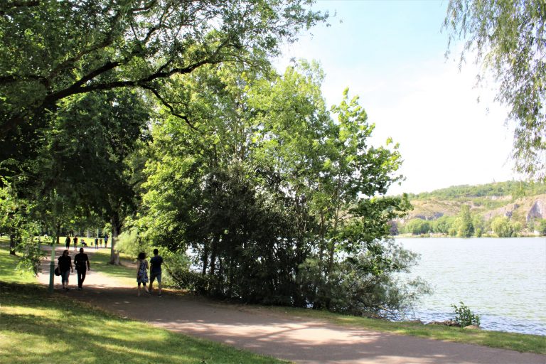 Lac Kir, Dijon: Agression Violente De Trois Hommes Lac Kir, Dijon: Agression Violente De Trois Hommes