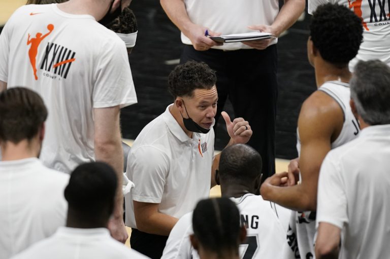 Le Futur Des Spurs: Analyse Du Rôle De Mitch Johnson Après Le Départ De Popovich Le Futur Des Spurs: Analyse Du Rôle De Mitch Johnson Après Le Départ De Popovich
