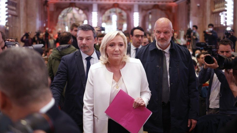 Le Pen Calls Conviction A Political Decision At Paris Rally Le Pen Calls Conviction A Political Decision At Paris Rally