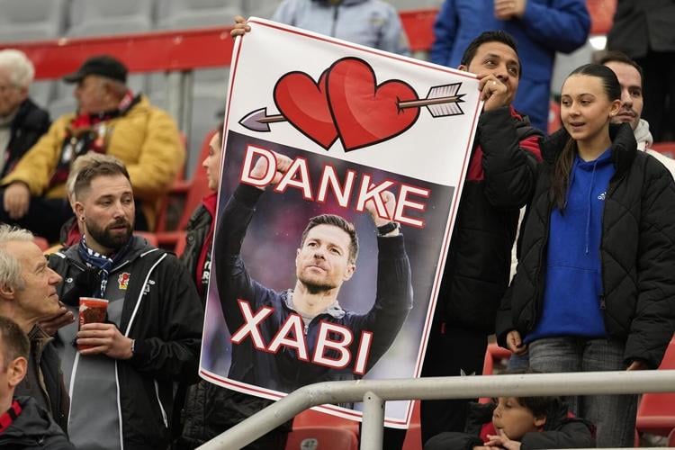Leverkusen Stuns Bayern, Delays Bundesliga Title Party; Kane Absent Leverkusen Stuns Bayern, Delays Bundesliga Title Party; Kane Absent