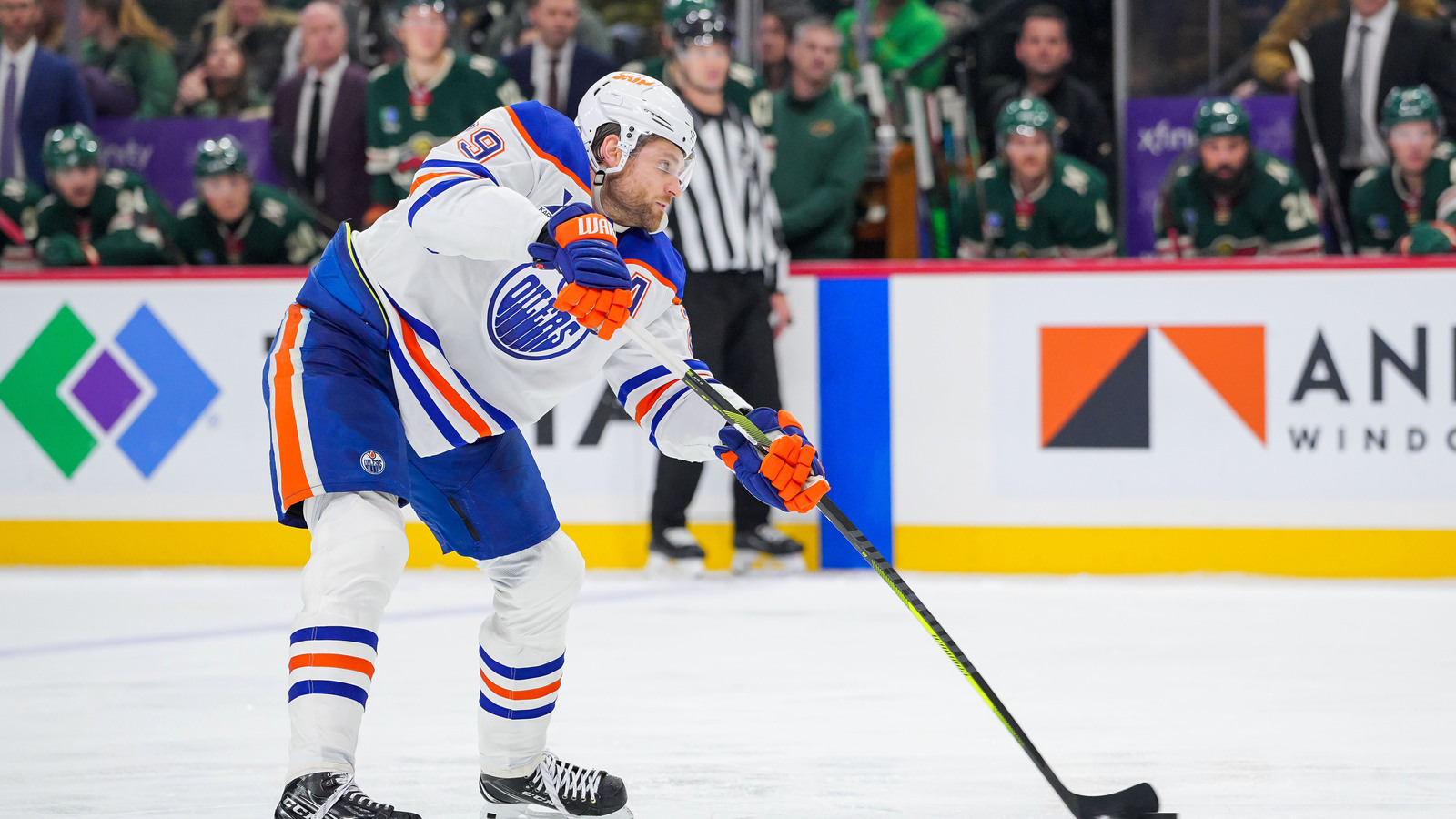Lightning Defeat Oilers 4-1 Behind Kucherov's Stellar Performance Lightning Defeat Oilers 4-1 Behind Kucherov's Stellar Performance