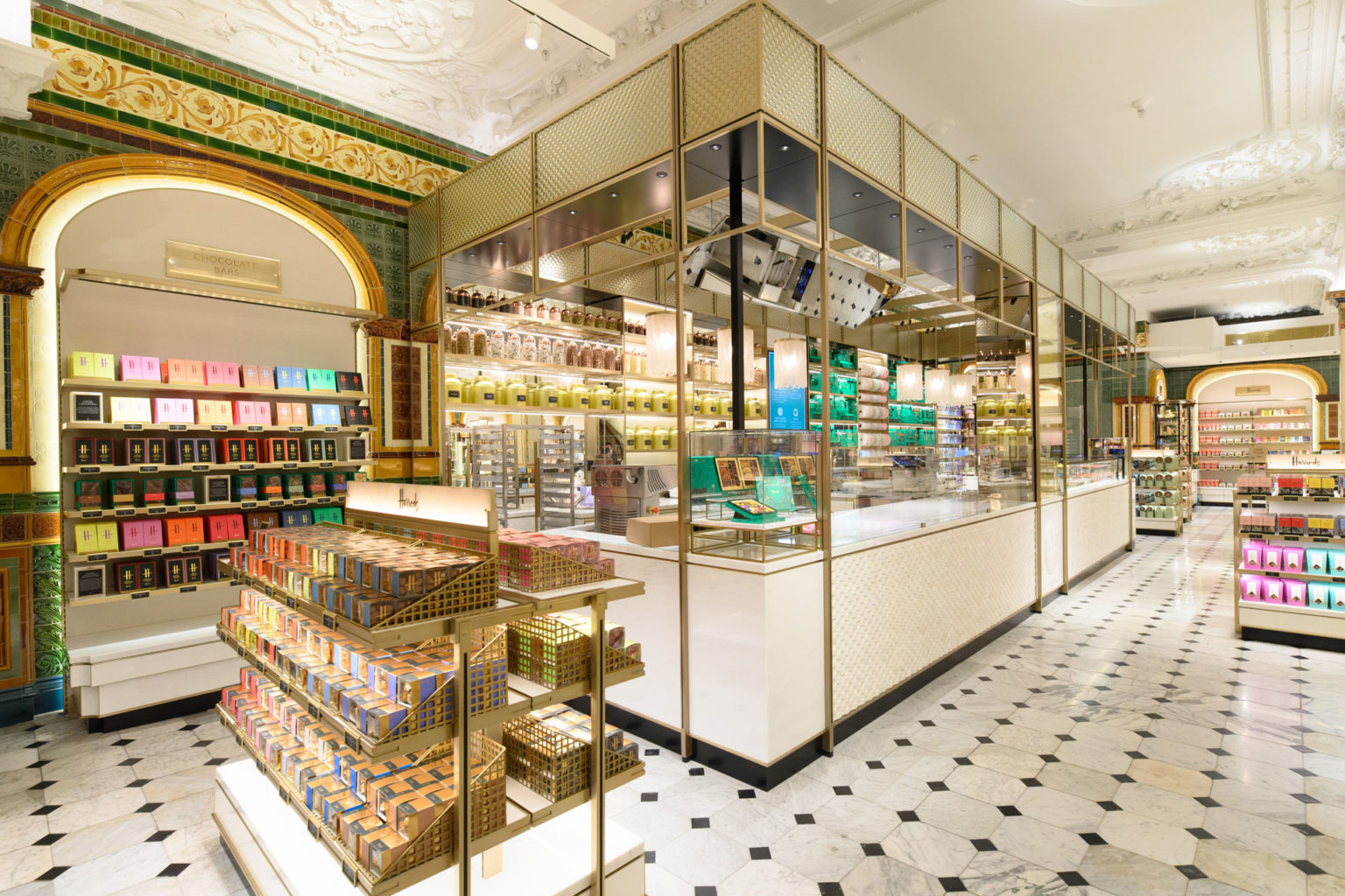Lindt's New Central London Chocolate Shop: A Sweet Escape Lindt's New Central London Chocolate Shop: A Sweet Escape