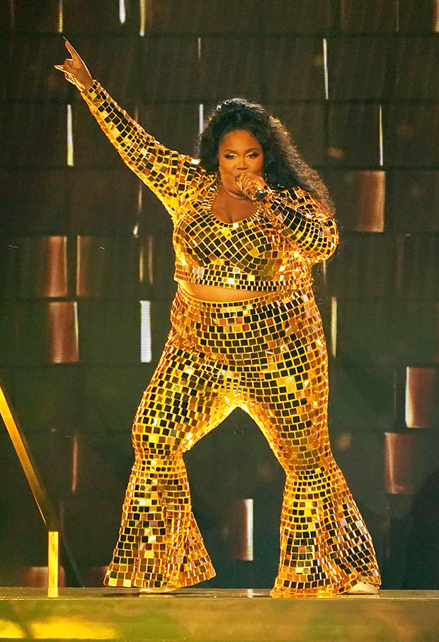 Lizzo's LA Performance: Celebrating Her Figure Lizzo's LA Performance: Celebrating Her Figure