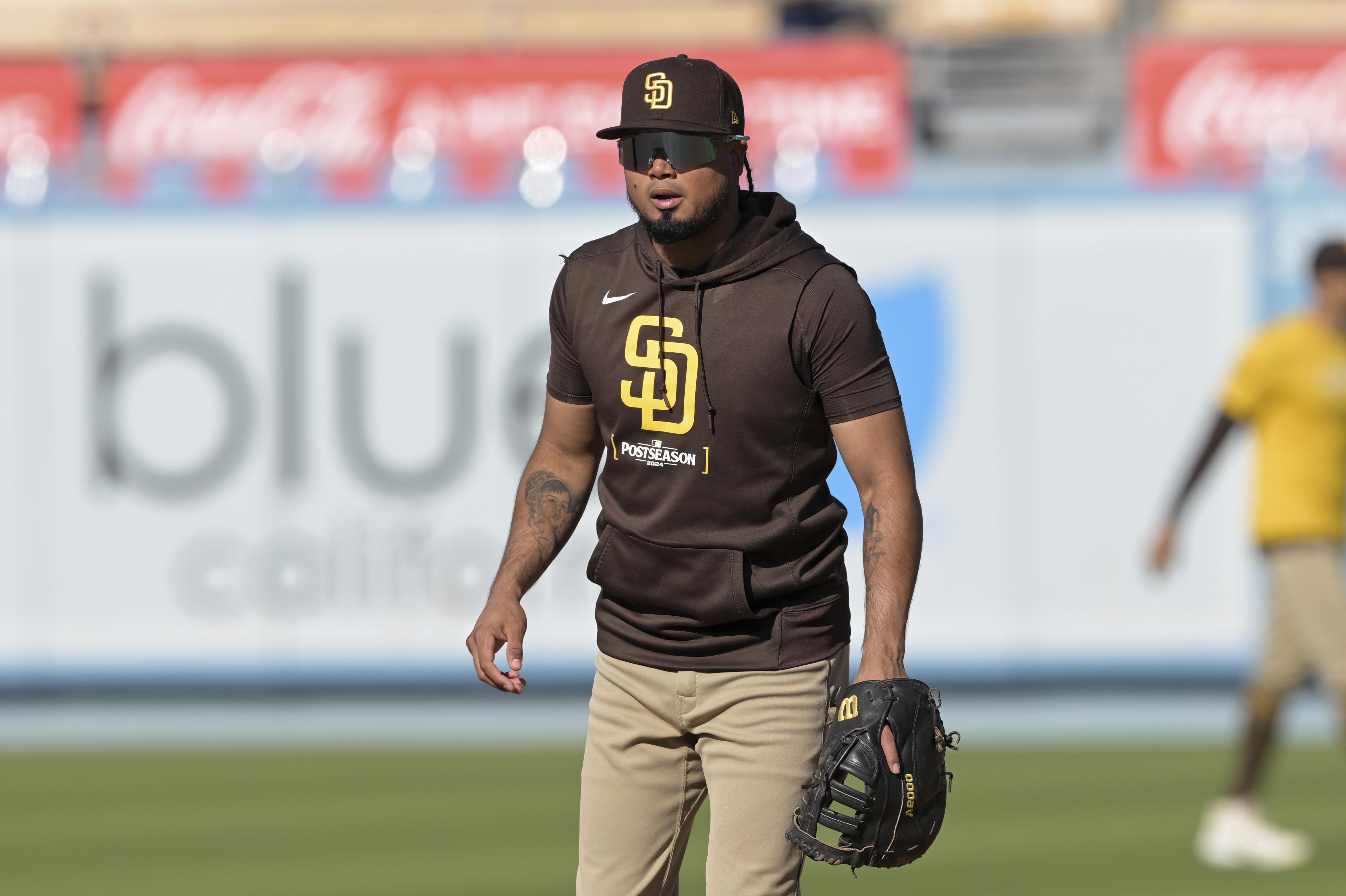 Luis Arraez Injury: Collision With Mauricio Dubón Ends Game Early Luis Arraez Injury: Collision With Mauricio Dubón Ends Game Early