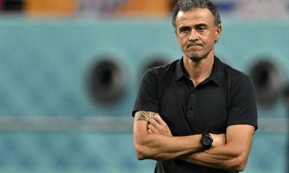 Luis Enrique Largoi Pesë Yje Nga PSG Luis Enrique Largoi Pesë Yje Nga PSG