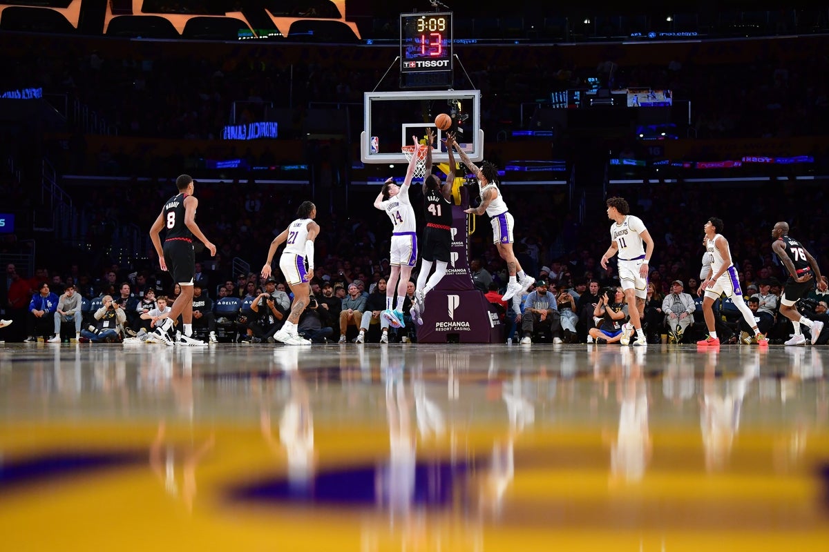 Magic Upset Cavaliers, Ending 16-Game Winning Streak Magic Upset Cavaliers, Ending 16-Game Winning Streak