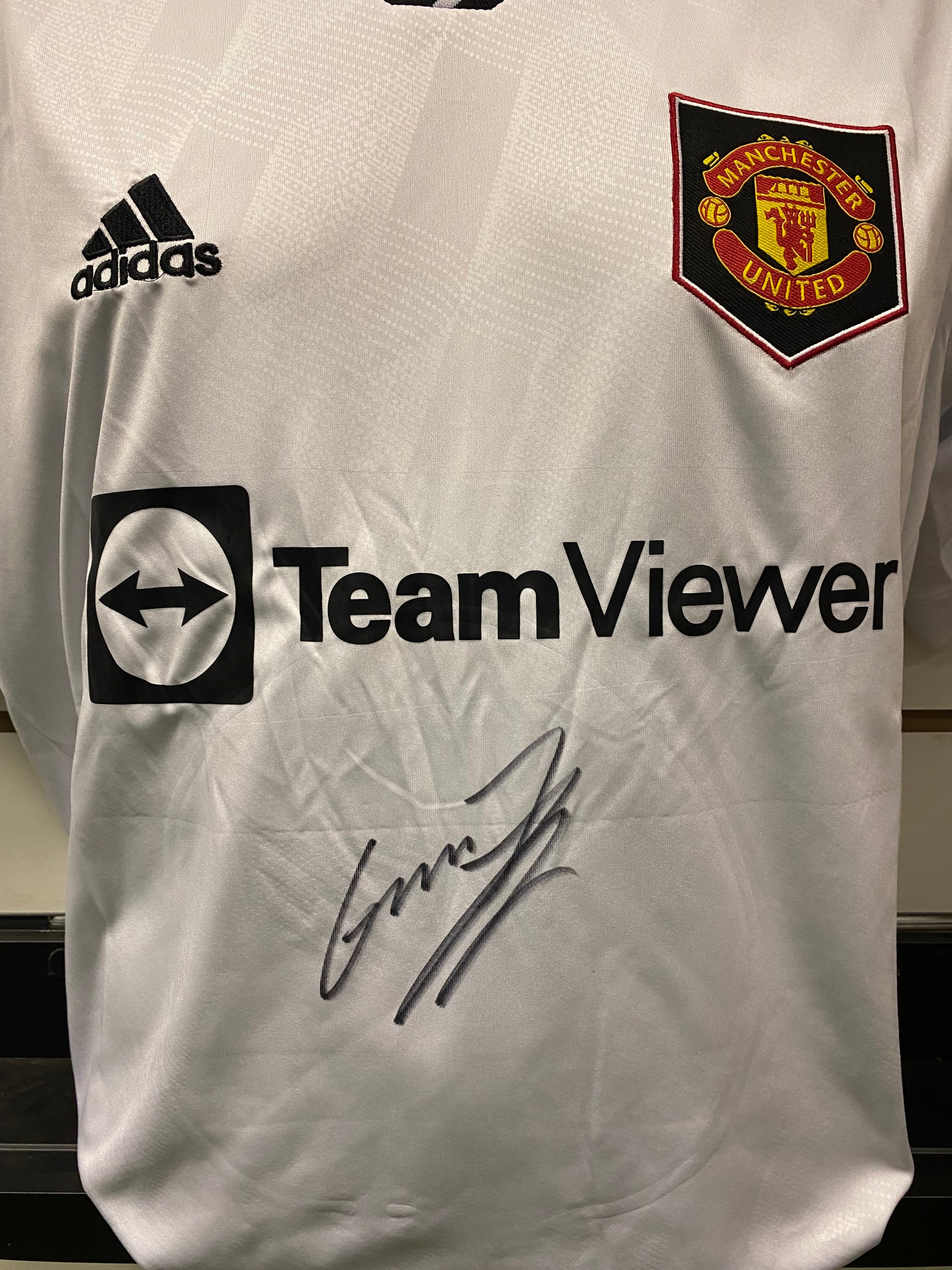 Manchester United Star Garnacho In Autograph Controversy Manchester United Star Garnacho In Autograph Controversy