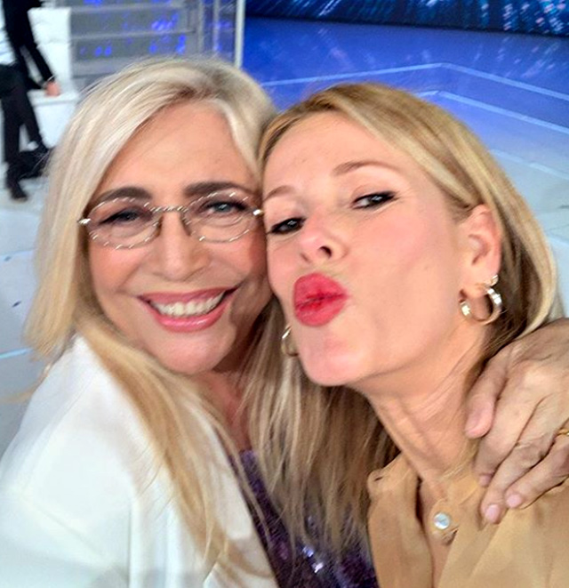 Mara Venier E Alessia Marcuzzi: Un'Aspera Discussione? Il Web Reagisce Mara Venier E Alessia Marcuzzi: Un'Aspera Discussione? Il Web Reagisce