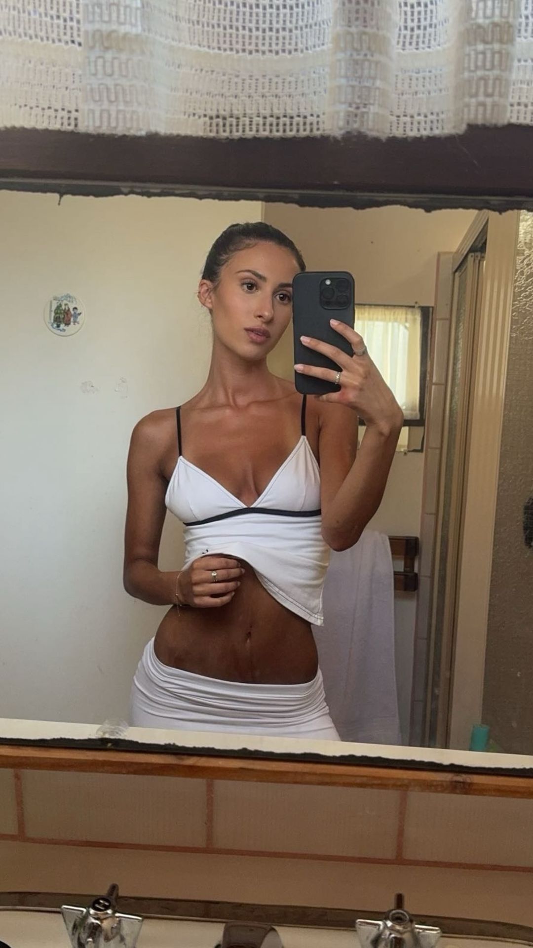 Meet Bianca Censori's Sister Angelina: A Look At Her Instagram Meet Bianca Censori's Sister Angelina: A Look At Her Instagram