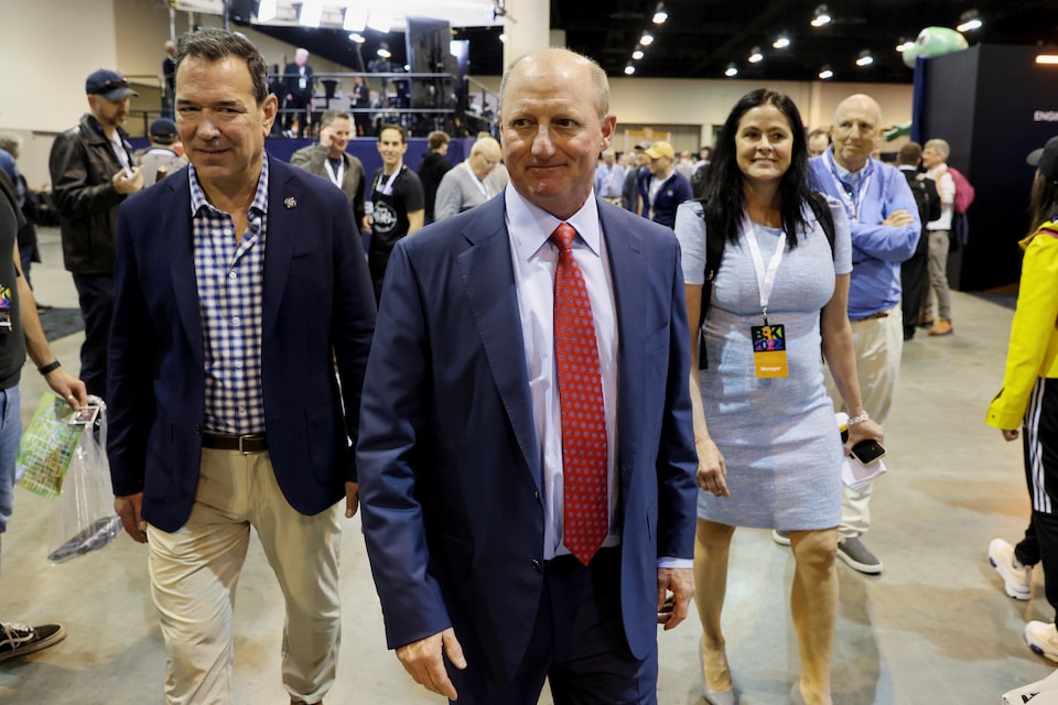 Meet Greg Abel: Berkshire Hathaway's Incoming CEO Meet Greg Abel: Berkshire Hathaway's Incoming CEO