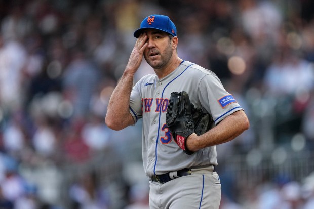 Mets' Defensive Miscue And Missed Call Result In Walk-Off Loss Mets' Defensive Miscue And Missed Call Result In Walk-Off Loss