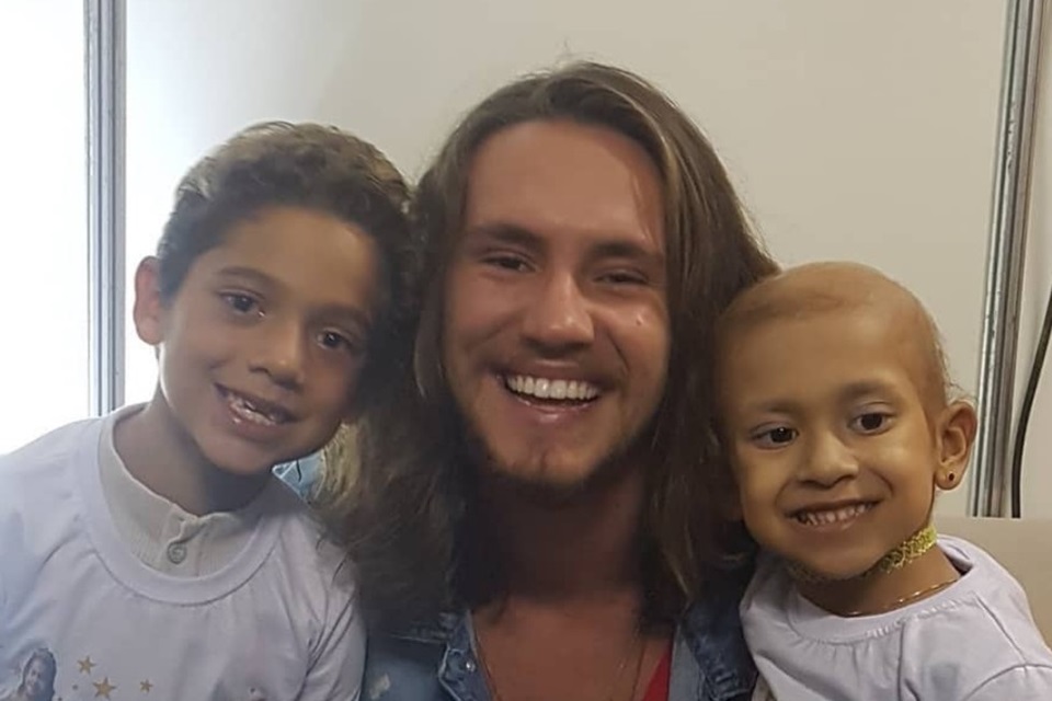 Meu Herói De Olhos Azuis: Vitor Kley Lamento A Morte Do Pai, Ivan Kley Meu Herói De Olhos Azuis: Vitor Kley Lamento A Morte Do Pai, Ivan Kley