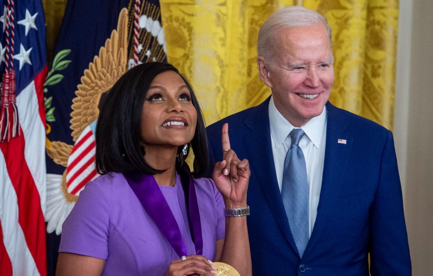 Mindy Kaling Stuns Fans With Transformed Figure At Series Premiere Mindy Kaling Stuns Fans With Transformed Figure At Series Premiere