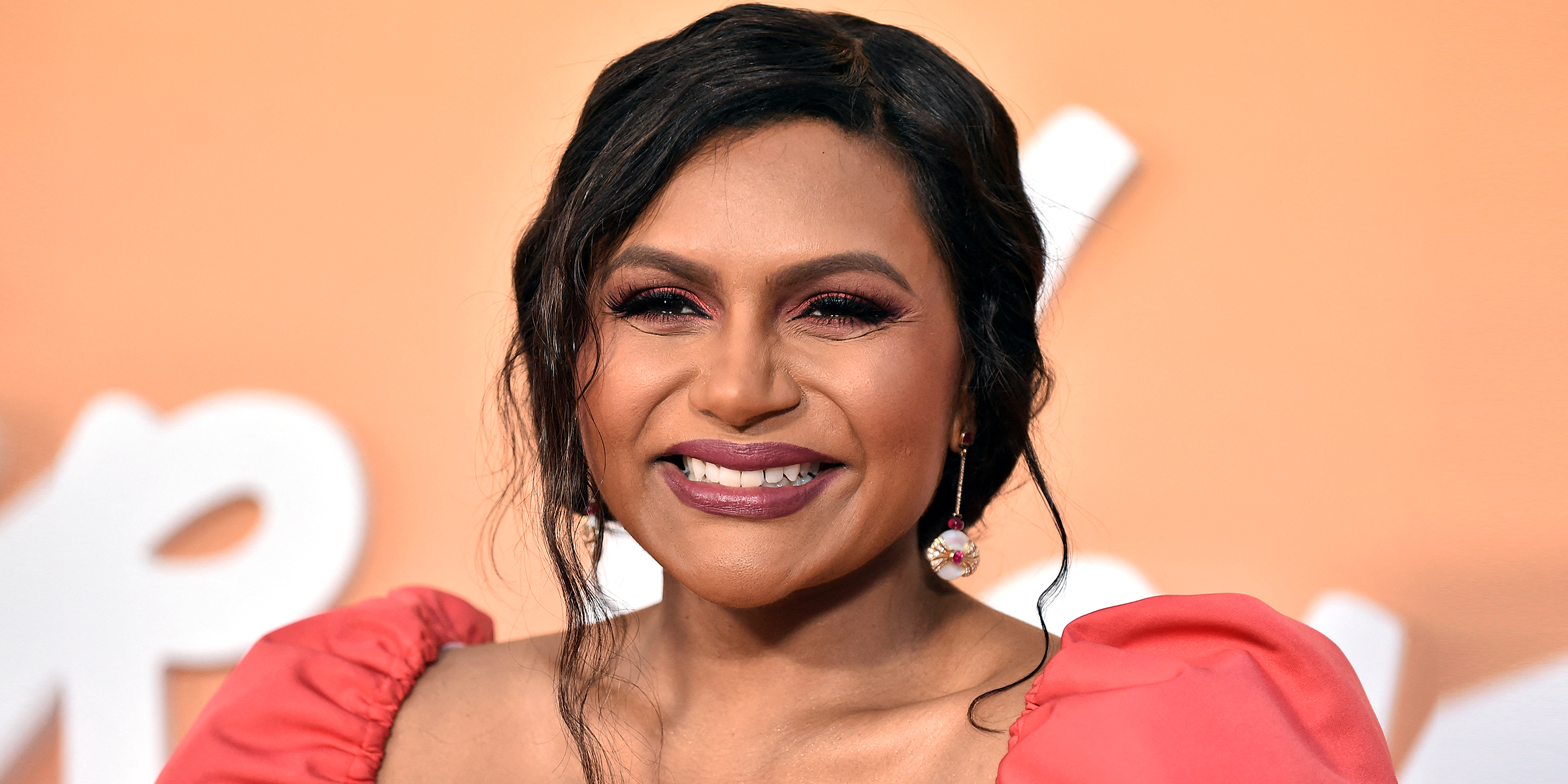 Mindy Kaling's Dating History: A Look At Her Past Relationships Mindy Kaling's Dating History: A Look At Her Past Relationships