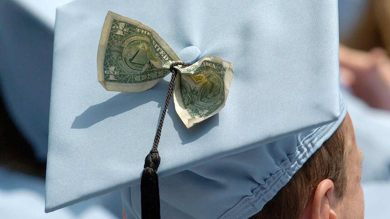 Missed Student Loan Payments: Protecting Your Credit Rating Missed Student Loan Payments: Protecting Your Credit Rating