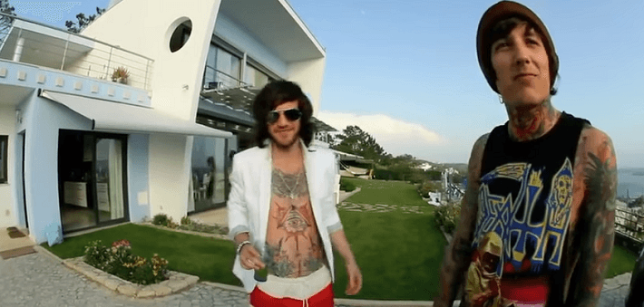 MTV Cribs: A Tour Of Extravagant Mansions MTV Cribs: A Tour Of Extravagant Mansions