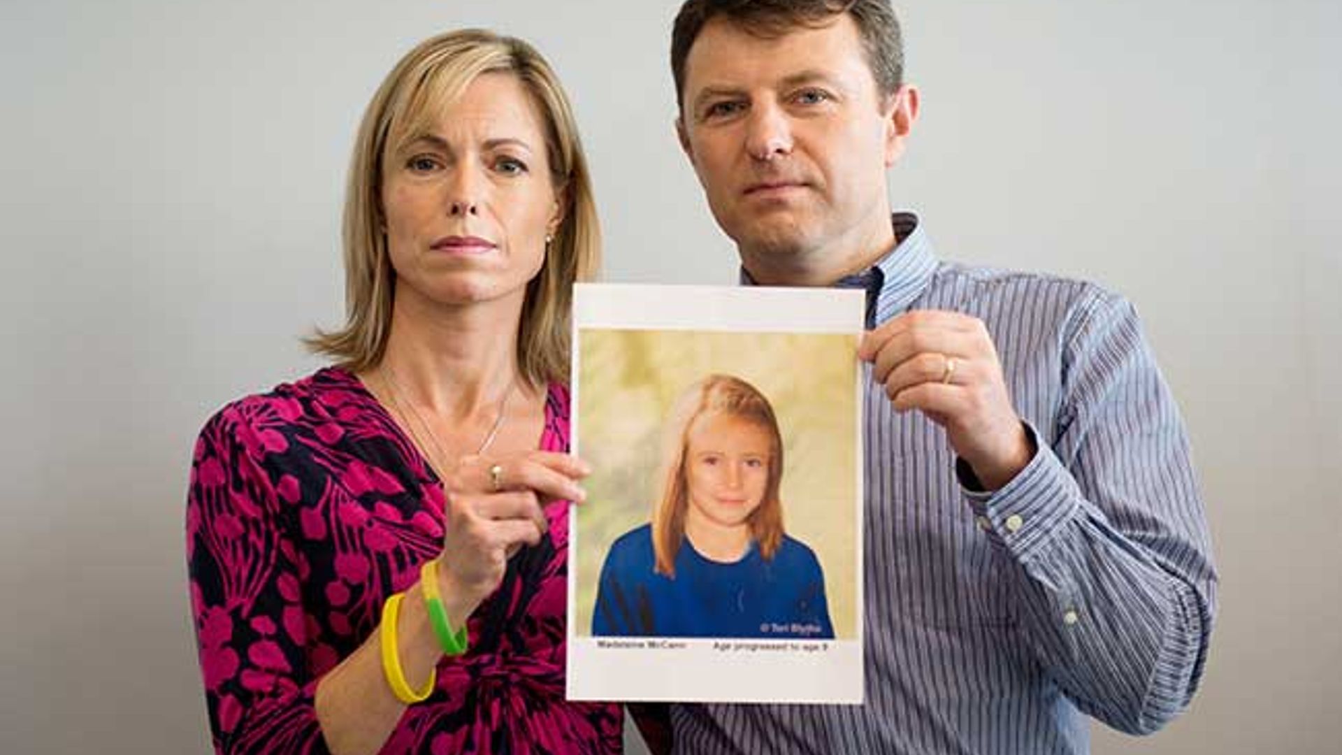 Mulher Presa Na Inglaterra: Suspeita De Perseguir Pais De Madeleine McCann Mulher Presa Na Inglaterra: Suspeita De Perseguir Pais De Madeleine McCann