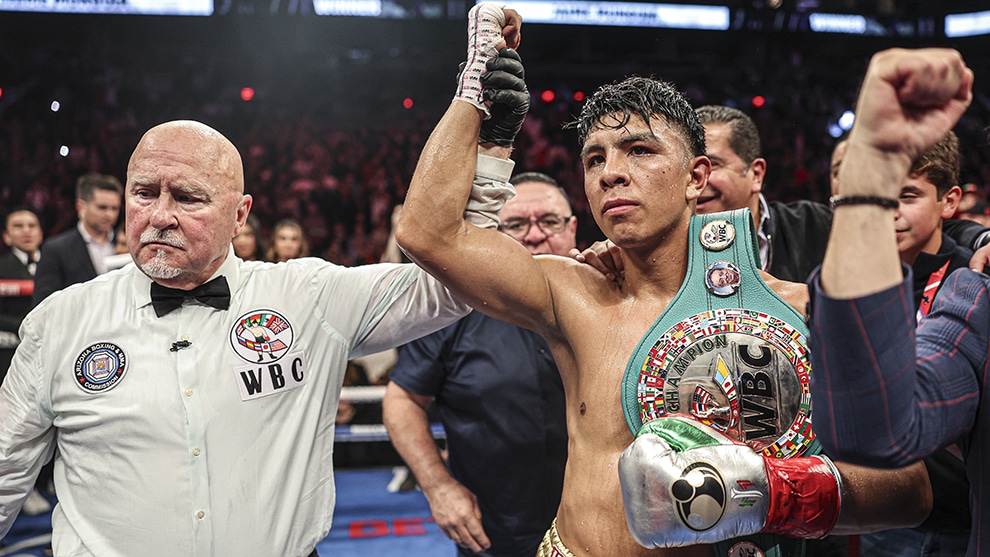 Munguia Secures Points Win Against Surace In Riyadh Munguia Secures Points Win Against Surace In Riyadh