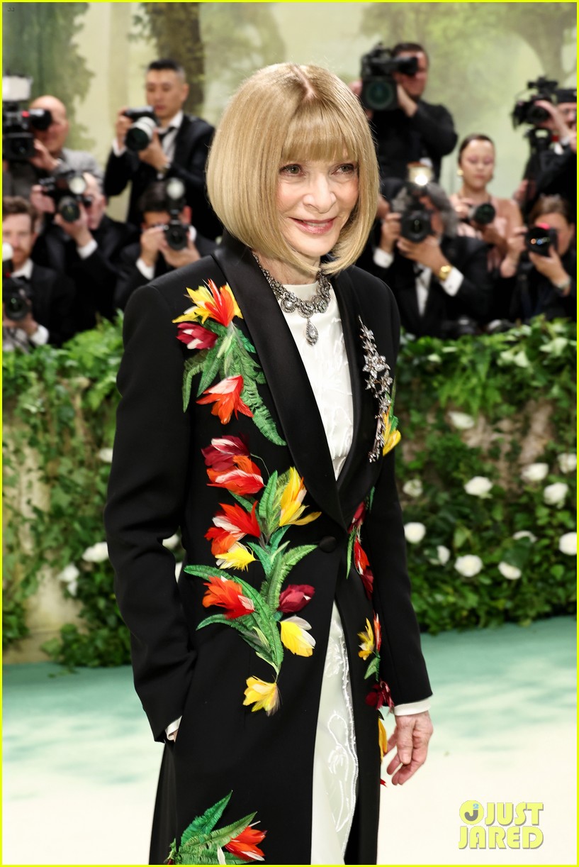 Naomi Campbell's Potential Met Gala Absence: The Anna Wintour Connection Naomi Campbell's Potential Met Gala Absence: The Anna Wintour Connection