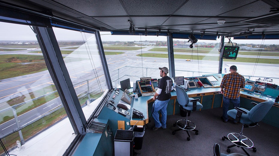 Newark Airport Chaos: Trump-Era Plan Blamed By Air Traffic Controllers Newark Airport Chaos: Trump-Era Plan Blamed By Air Traffic Controllers