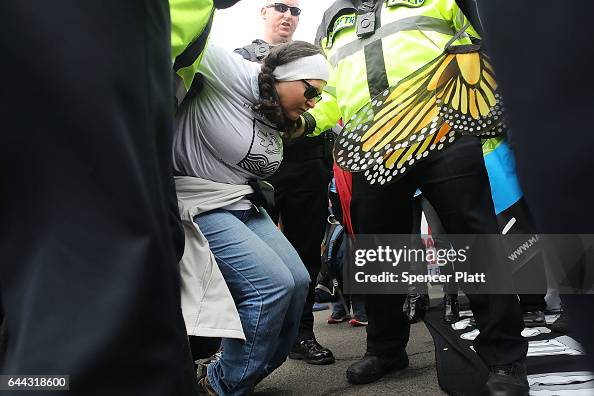 Newark Mayor's Arrest Outside ICE Detention Center Sparks Outrage Newark Mayor's Arrest Outside ICE Detention Center Sparks Outrage