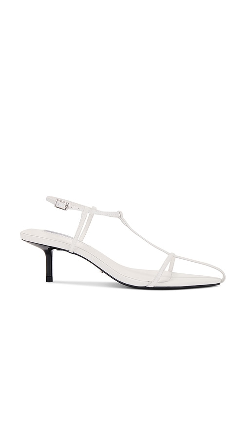 Nike Sneakers On Sale: $39 At Revolve! (Selling Fast) Nike Sneakers On Sale: $39 At Revolve! (Selling Fast)