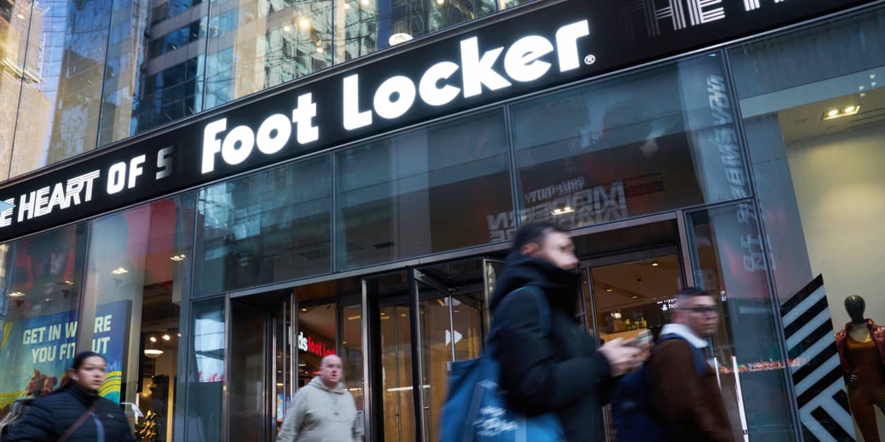 Nike's Turnaround: Foot Locker Earnings Offer Encouraging Signs Nike's Turnaround: Foot Locker Earnings Offer Encouraging Signs