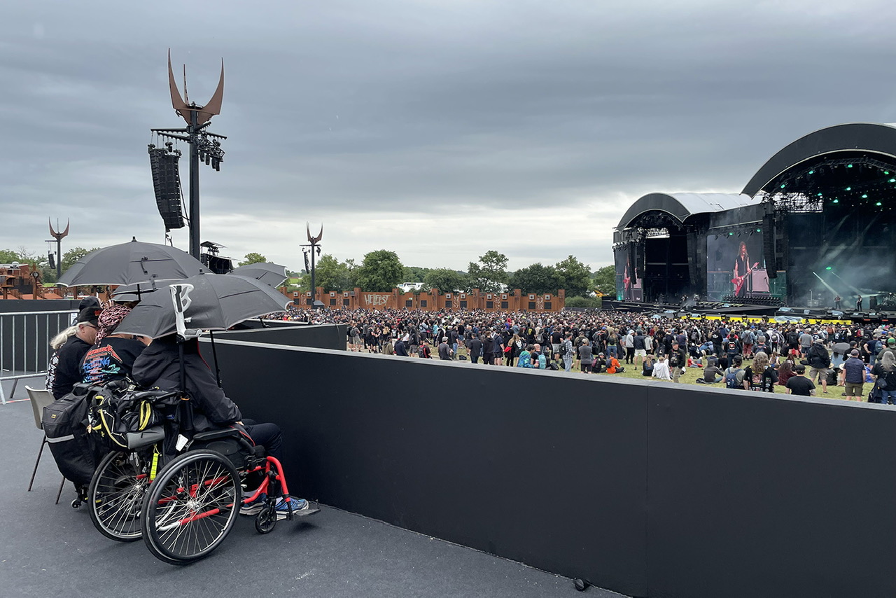 Novelistes À L'Espace Julien Avant Le Hellfest : Une Ambiance Unique Novelistes À L'Espace Julien Avant Le Hellfest : Une Ambiance Unique
