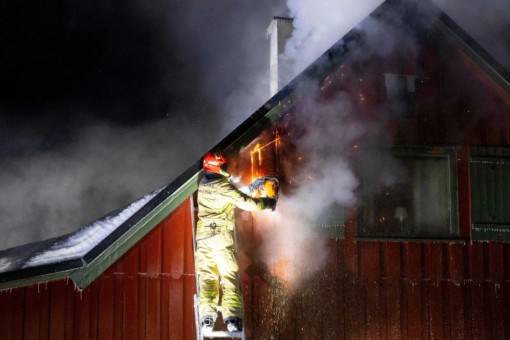 Nyhetsvarsel Oslo: Stor Brann Involverer Fire Båter Nyhetsvarsel Oslo: Stor Brann Involverer Fire Båter