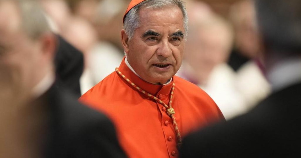 Papa Francesco E Il Cardinale Becciu: Un'Analisi Della Situazione Papa Francesco E Il Cardinale Becciu: Un'Analisi Della Situazione