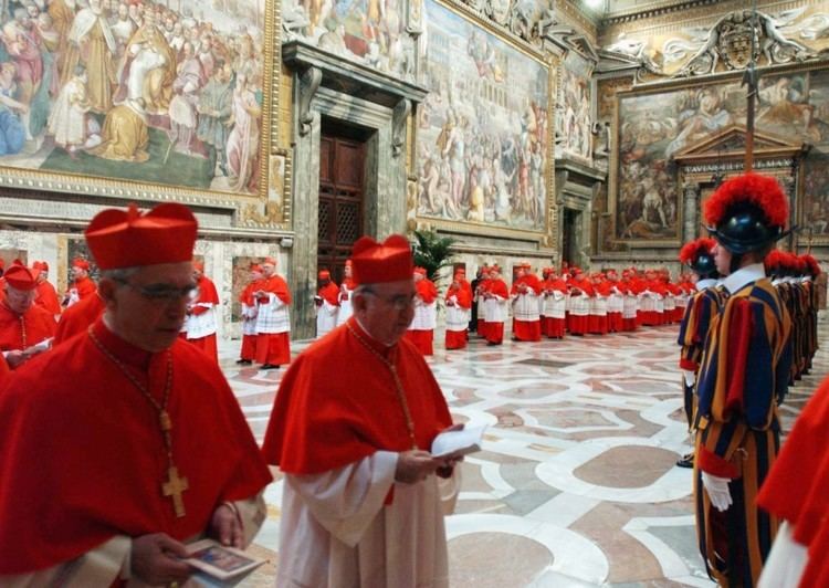 Papal Conclave: Cardinals Evaluate Candidate Dossiers Papal Conclave: Cardinals Evaluate Candidate Dossiers