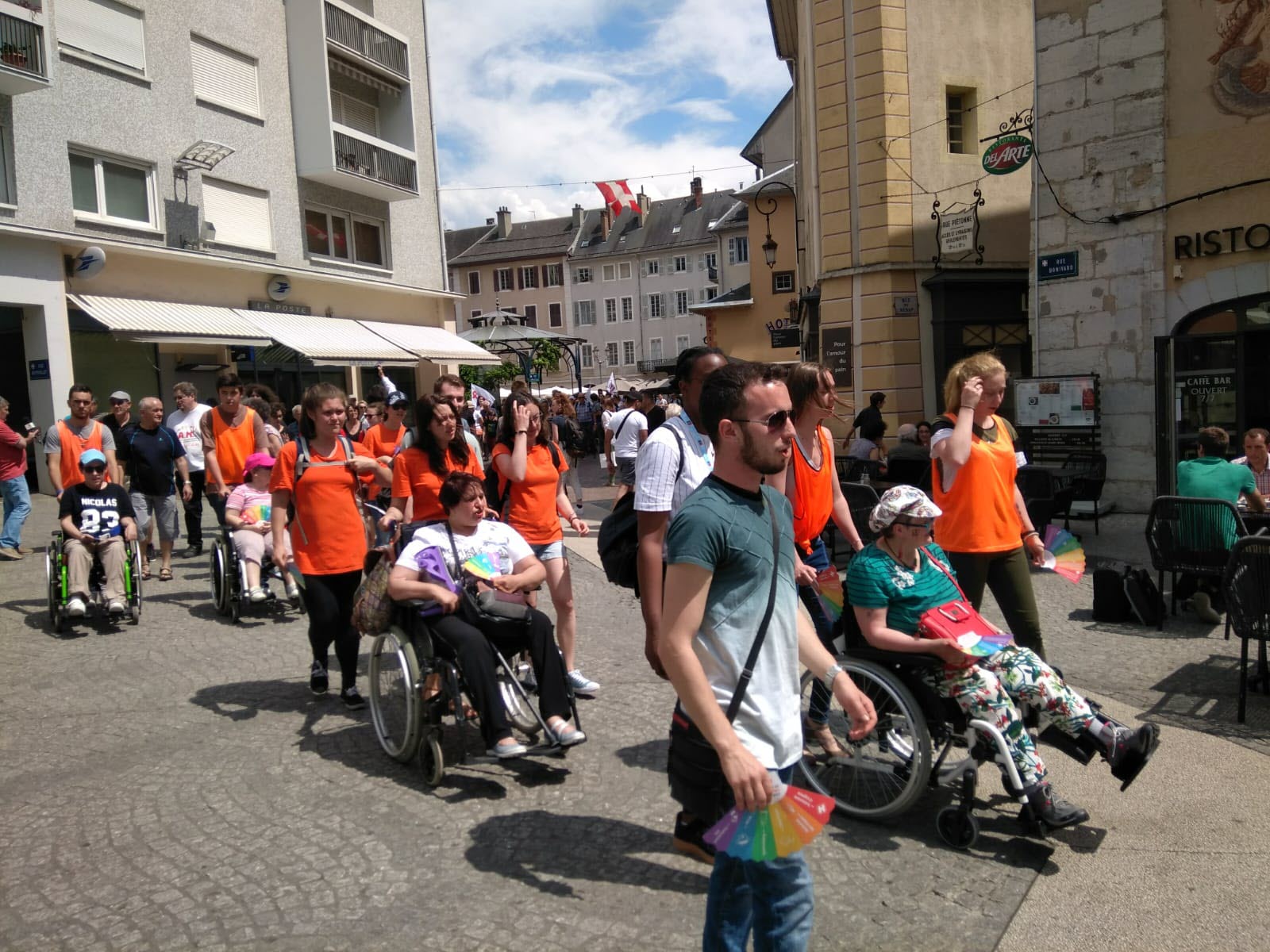 Parçay-sur-Vienne: La Fête De La Marche Réunit Une Centaine De Personnes Parçay-sur-Vienne: La Fête De La Marche Réunit Une Centaine De Personnes