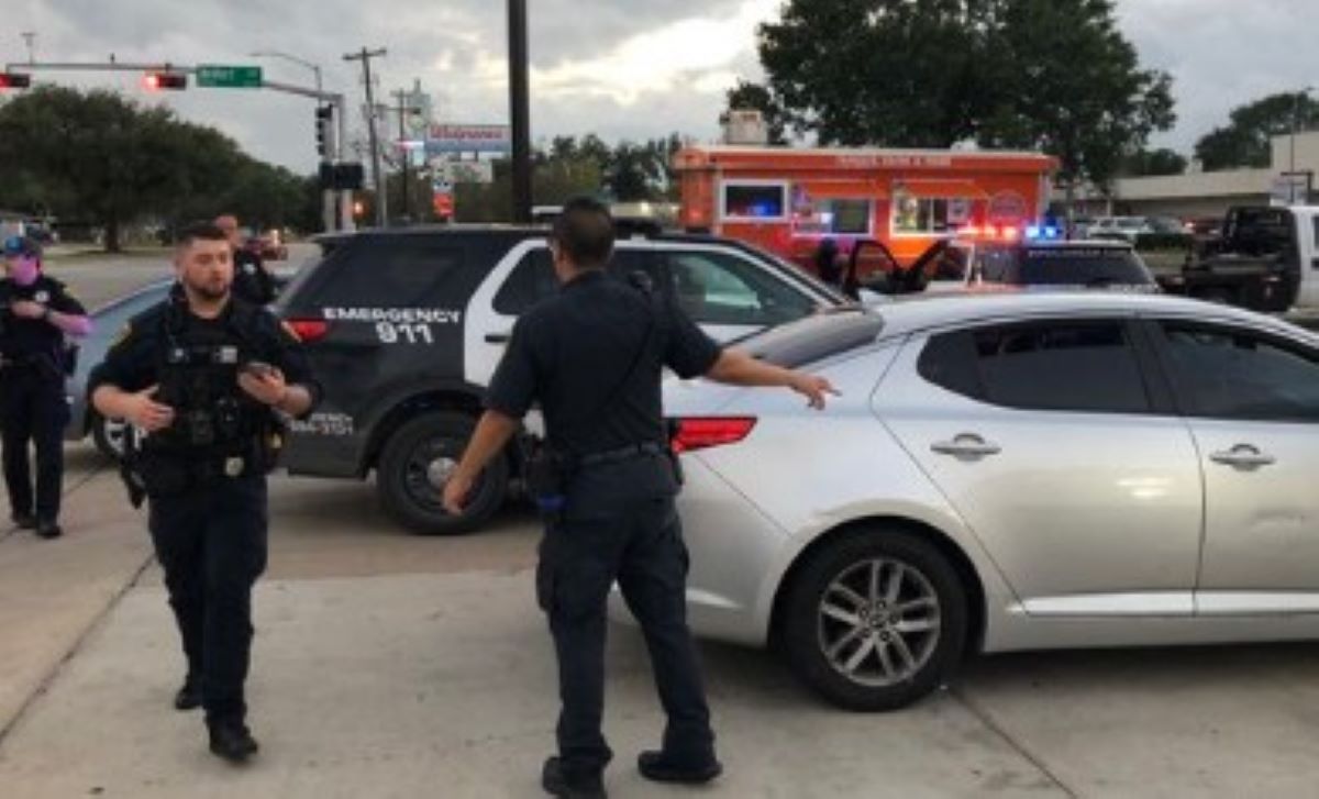 Paseo Familiar De Boris Johnson En Texas Termina Con Ataque De Avestruz Paseo Familiar De Boris Johnson En Texas Termina Con Ataque De Avestruz