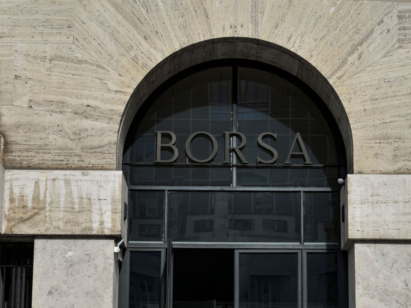 Piazza Affari Oggi: Borsa In Attesa, Italgas Brilla Piazza Affari Oggi: Borsa In Attesa, Italgas Brilla