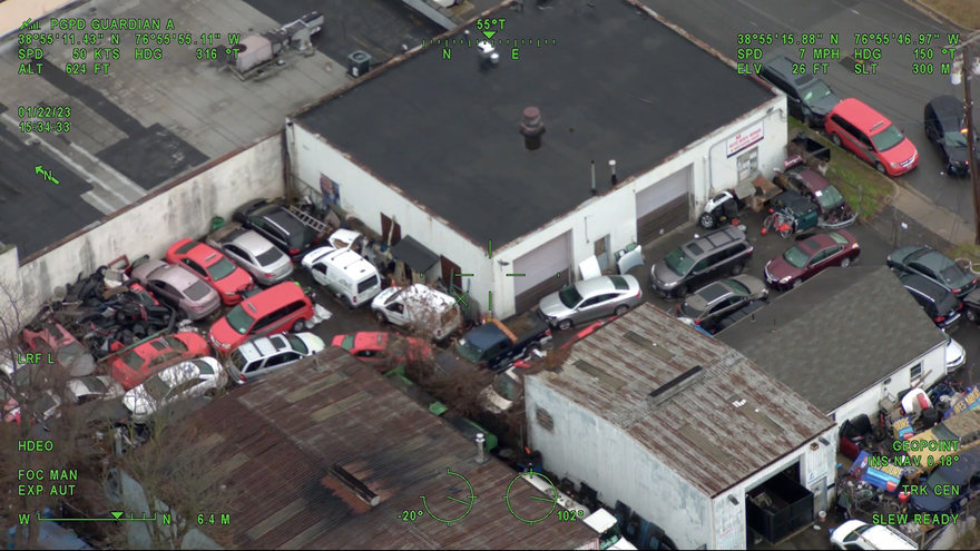 Police Helicopter Pursuit Ends In 90mph Refueling Stunt Police Helicopter Pursuit Ends In 90mph Refueling Stunt