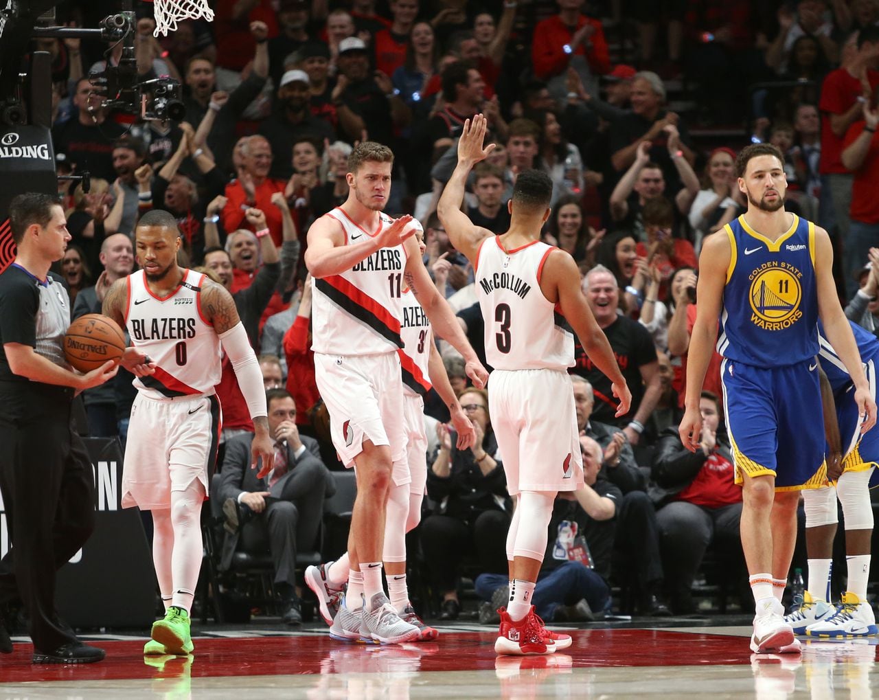 Portland Trail Blazers Vs Golden State Warriors: Game Time, TV & Streaming Options (April 11) Portland Trail Blazers Vs Golden State Warriors: Game Time, TV & Streaming Options (April 11)