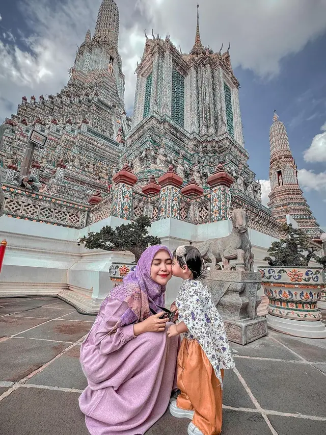 Potret Kegembiraan Ria Ricis Dan Moana: Liburan Lebaran Seru Di Bali & Sumba Potret Kegembiraan Ria Ricis Dan Moana: Liburan Lebaran Seru Di Bali & Sumba