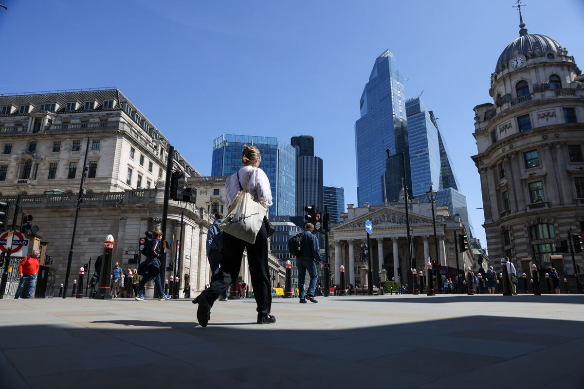 Pound Strengthens As Traders Reduce BOE Rate Cut Wagers Following Inflation Report Pound Strengthens As Traders Reduce BOE Rate Cut Wagers Following Inflation Report